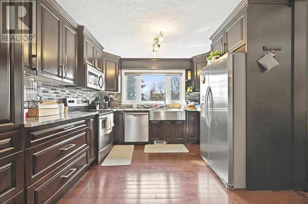 Single Family House for Sale in  Hawkfield Crescent NW Hawkwood Calgary 