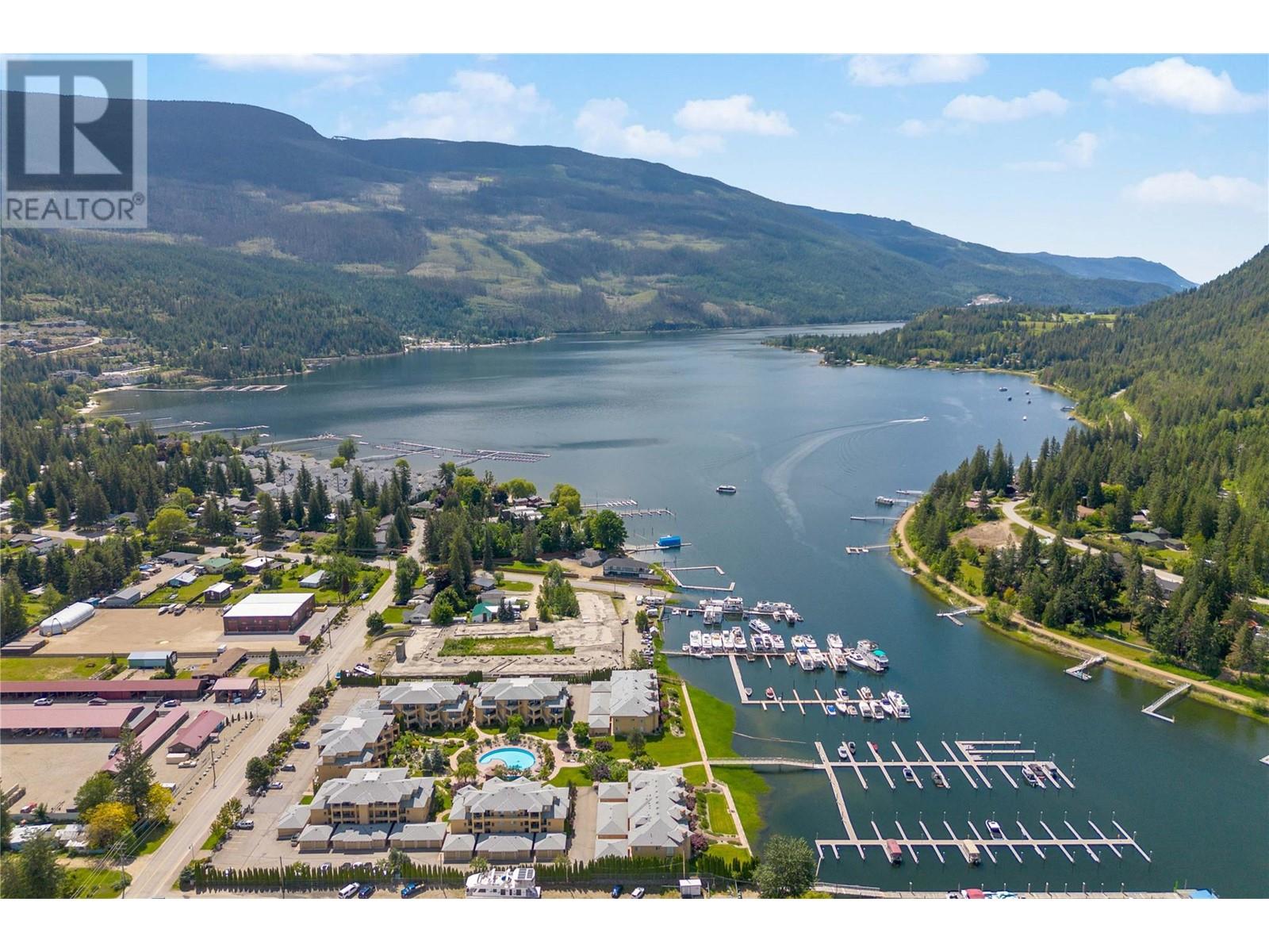 32 714 Riverside Avenue, Sicamous