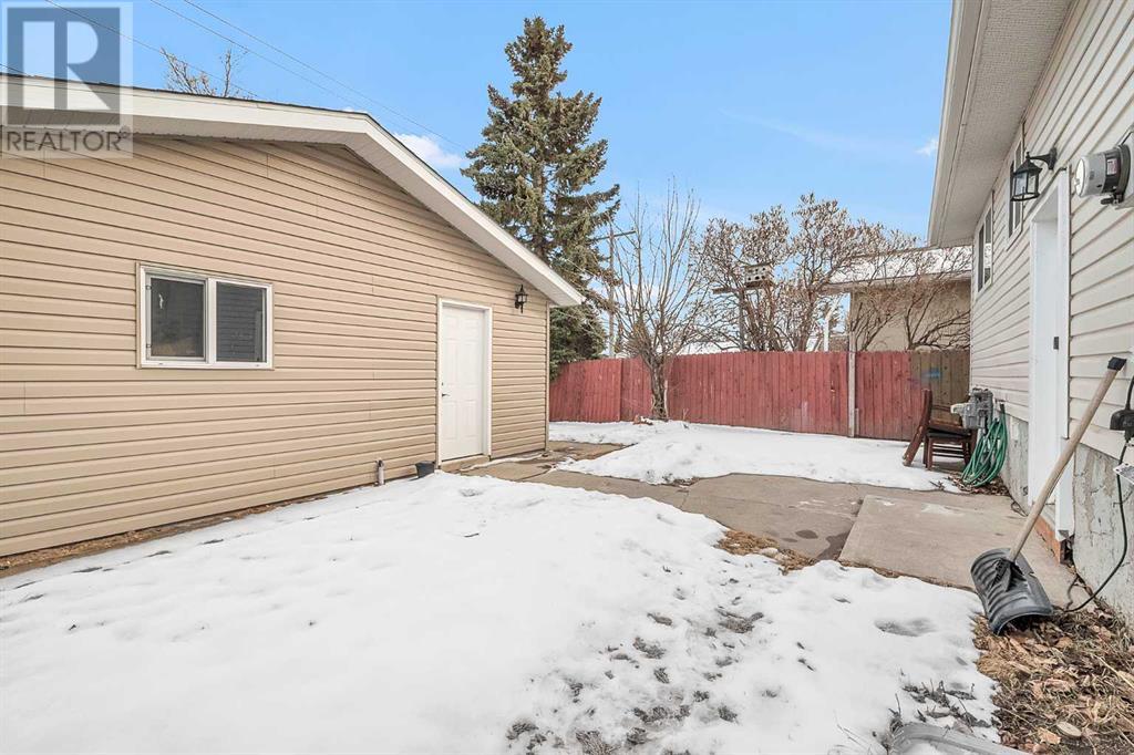 Single Family House Bungalow for Sale in  Dovercliffe Road SE Dover Calgary 