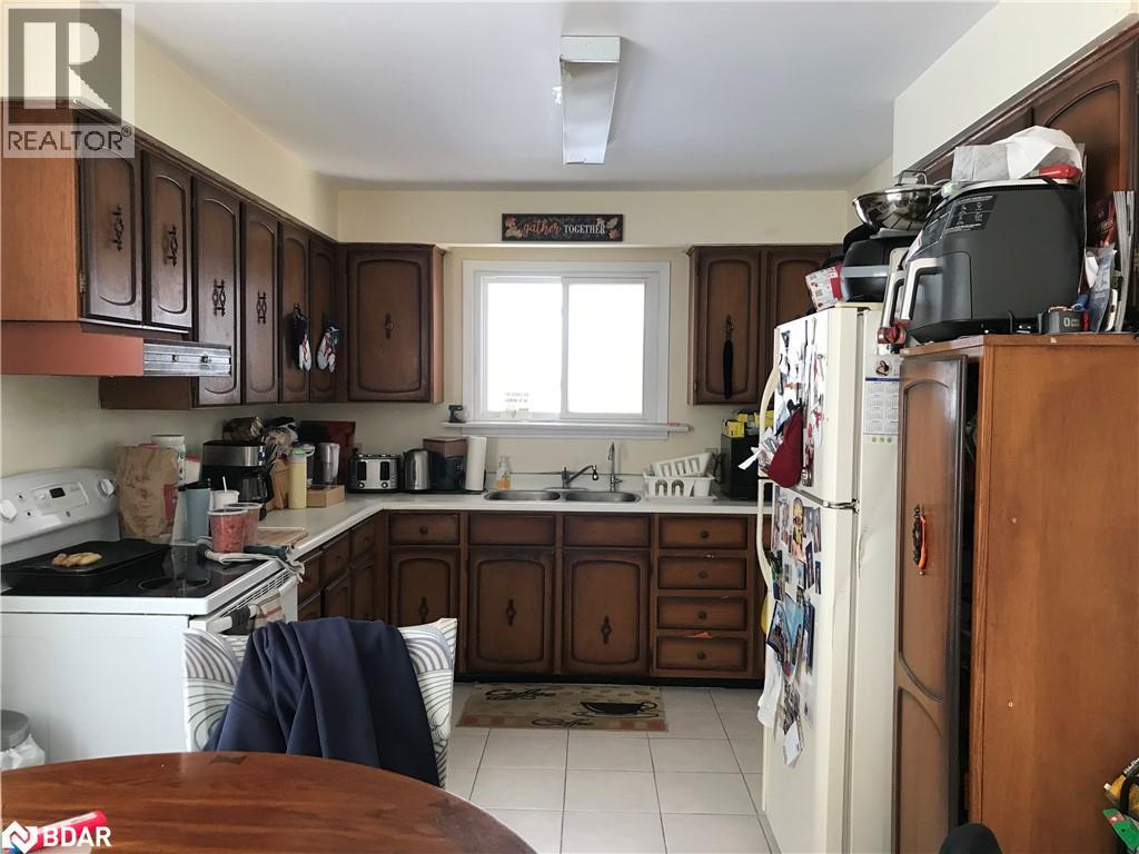 Photo 7 of 7523 Yonge Street, Innisfil ON
