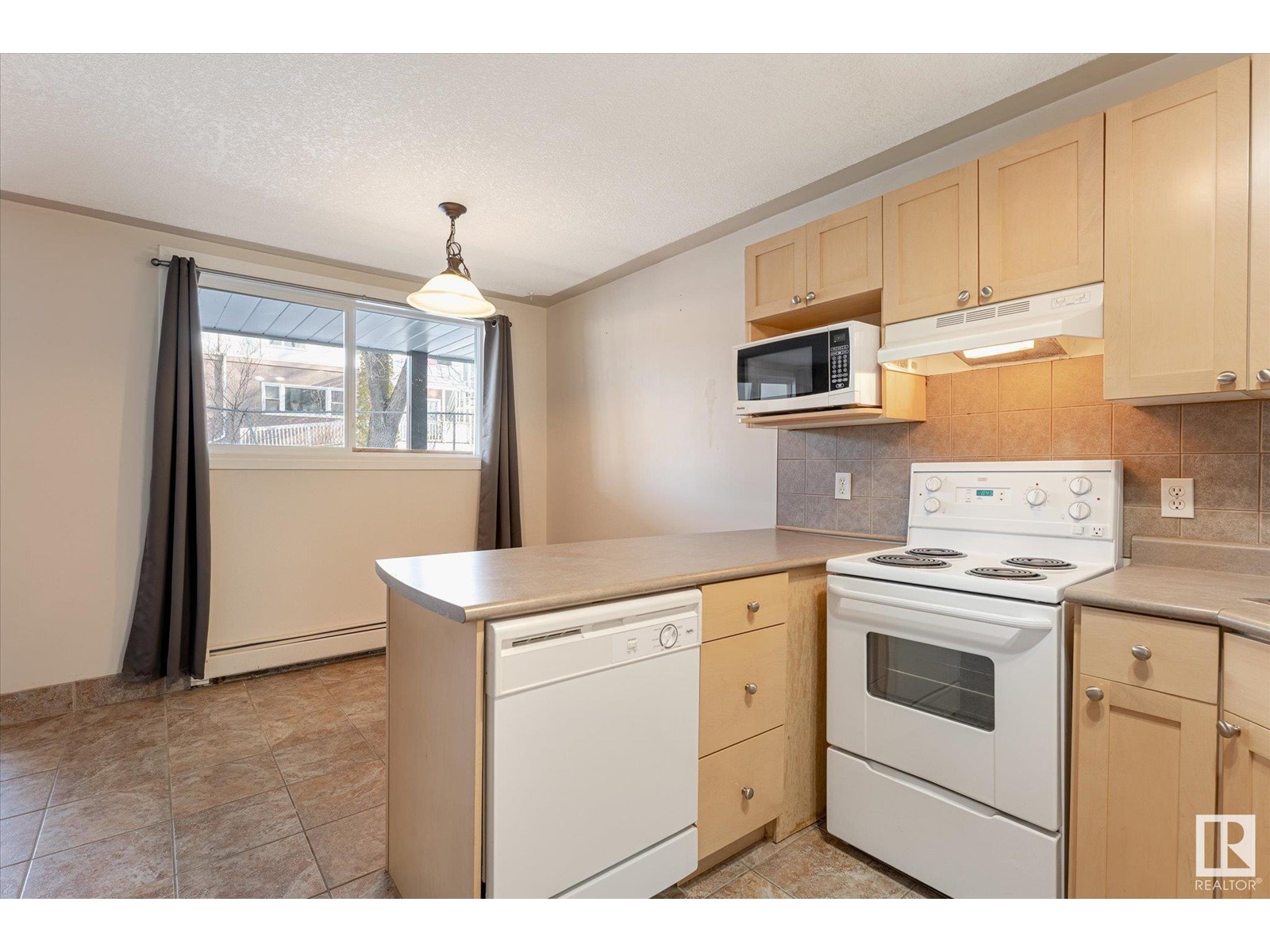 #32 11010 124 ST NW, Edmonton