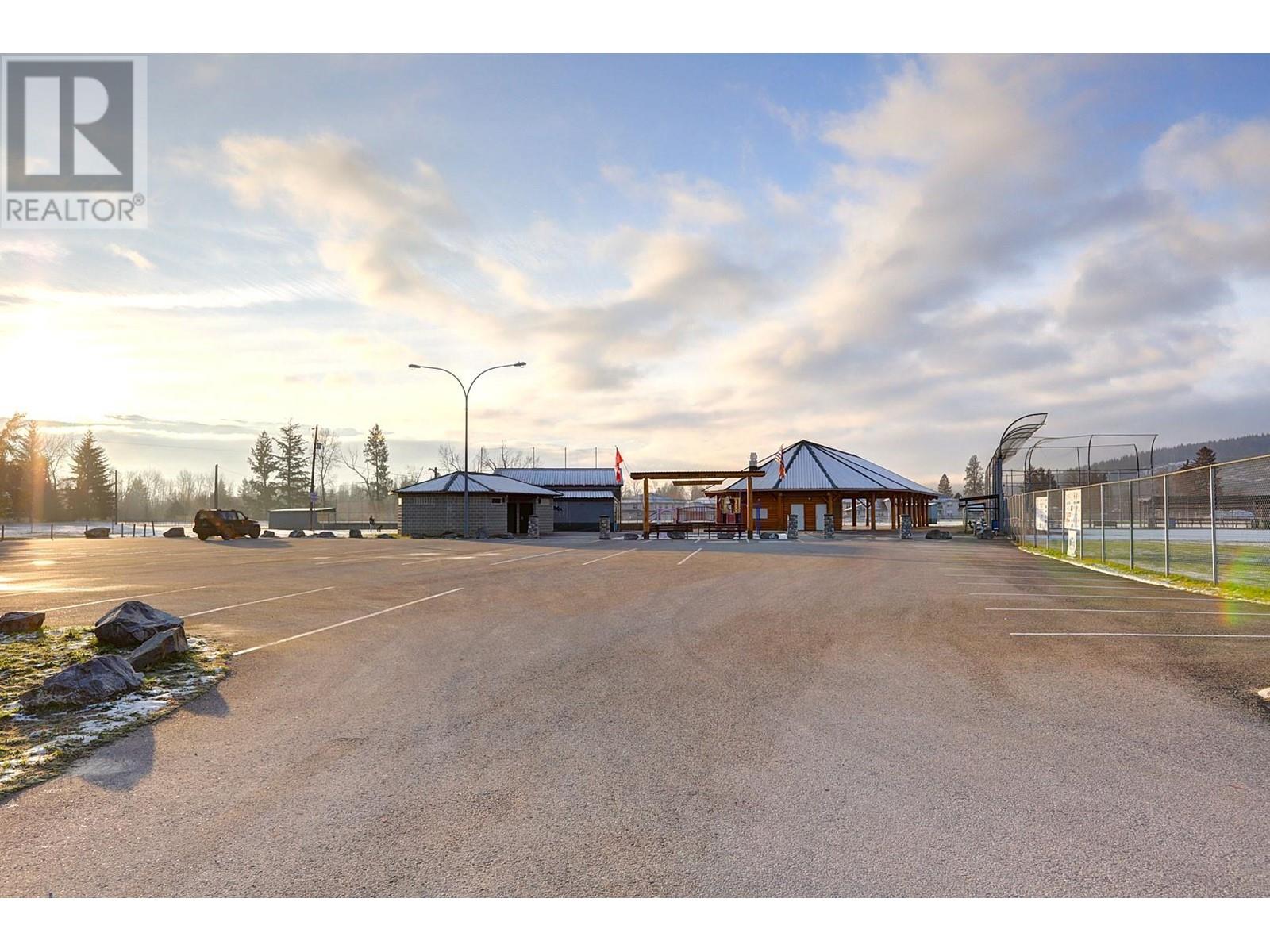 107 211 Kildonan Avenue, Enderby