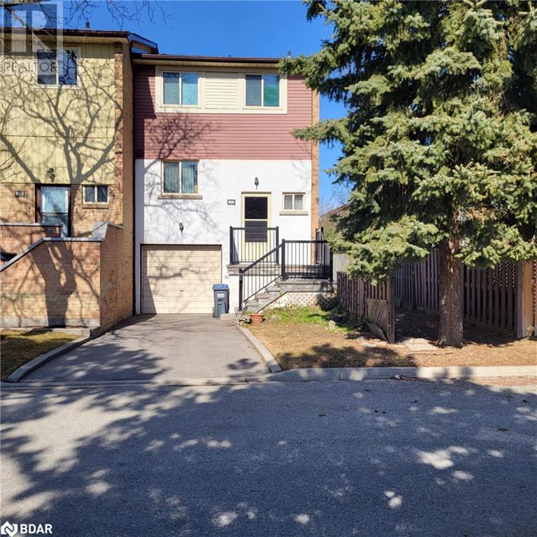 Unit 104 – 104 BARONWOOD