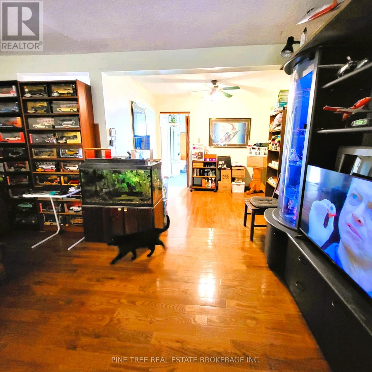 Photo 4 of 104 104 Baronwood Court, Brampton ON