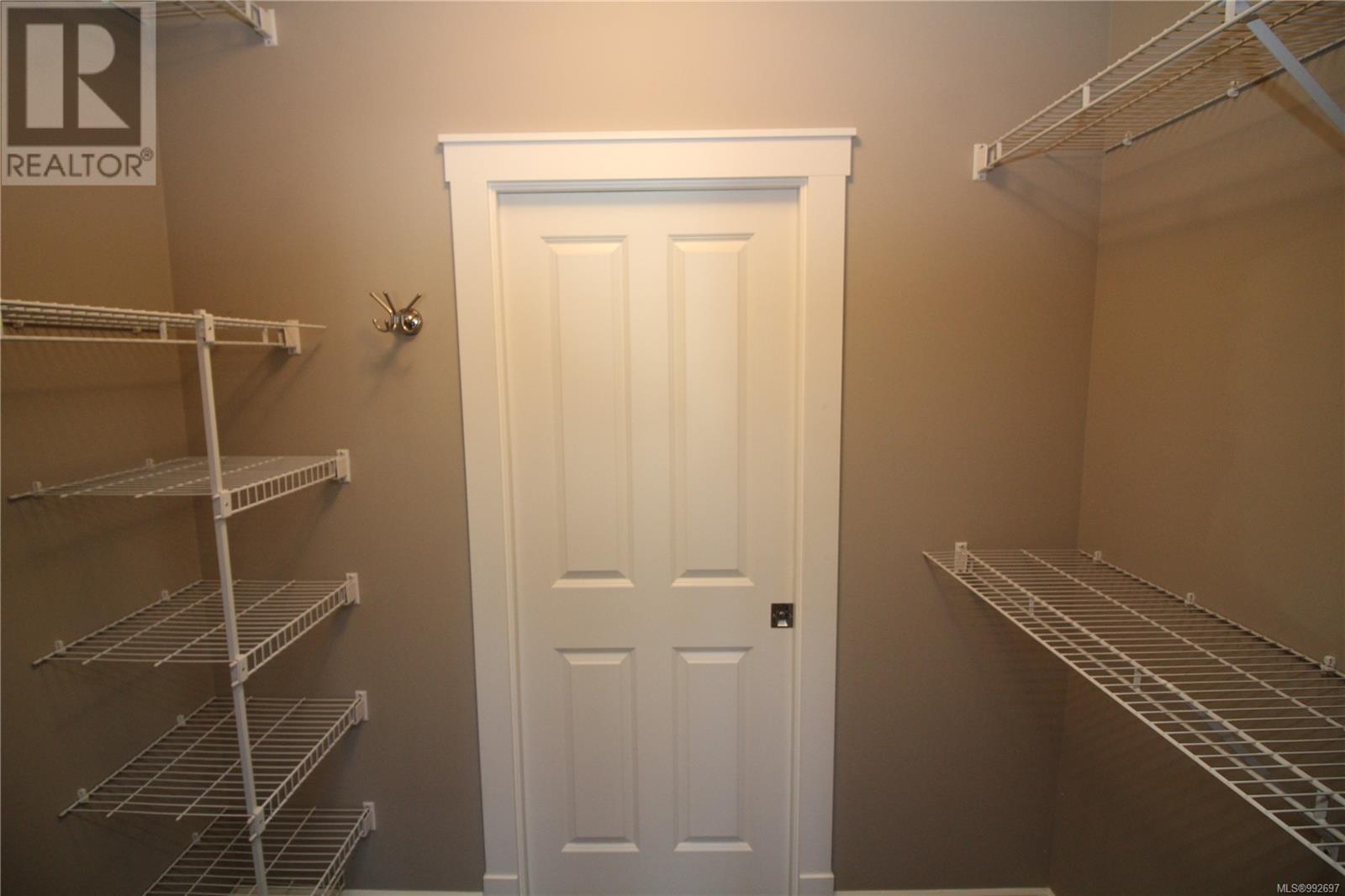 28 3110 Cook St, Chemainus