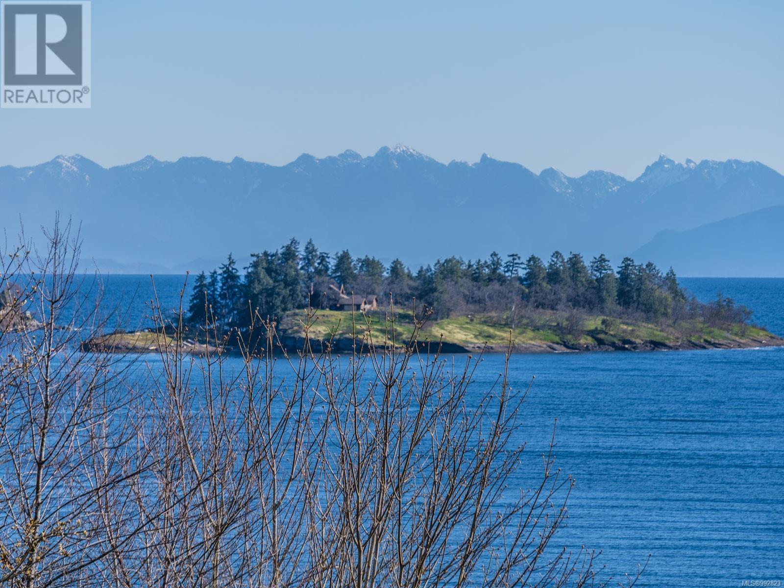 #205 2560 DEPARTURE BAY RD - Image 21