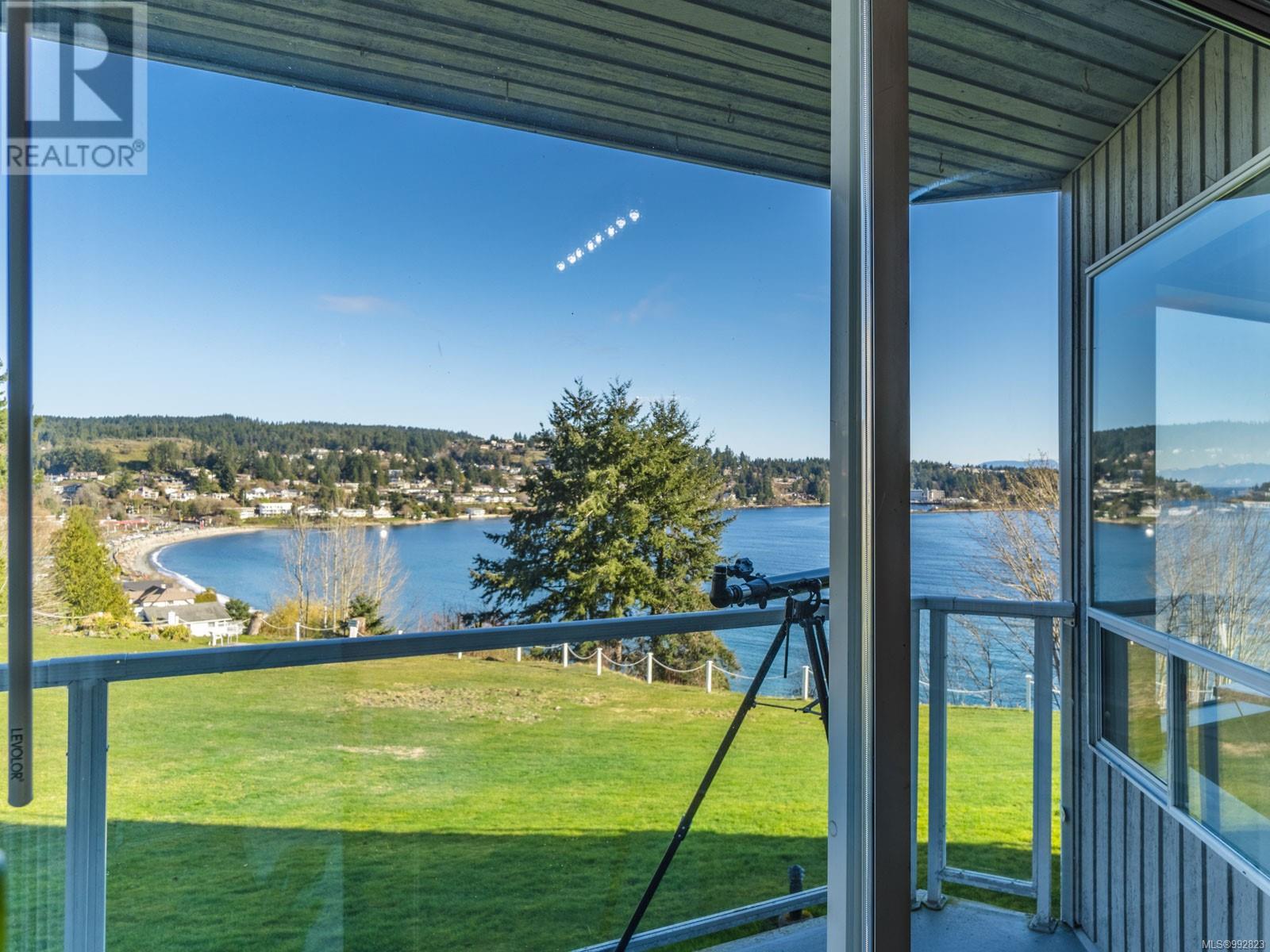 #205 2560 DEPARTURE BAY RD - Image 18