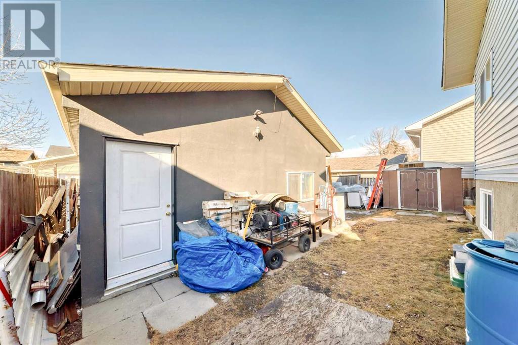 Single Family House 4 Level for Sale in  Castlebrook Way NE Castleridge Calgary 