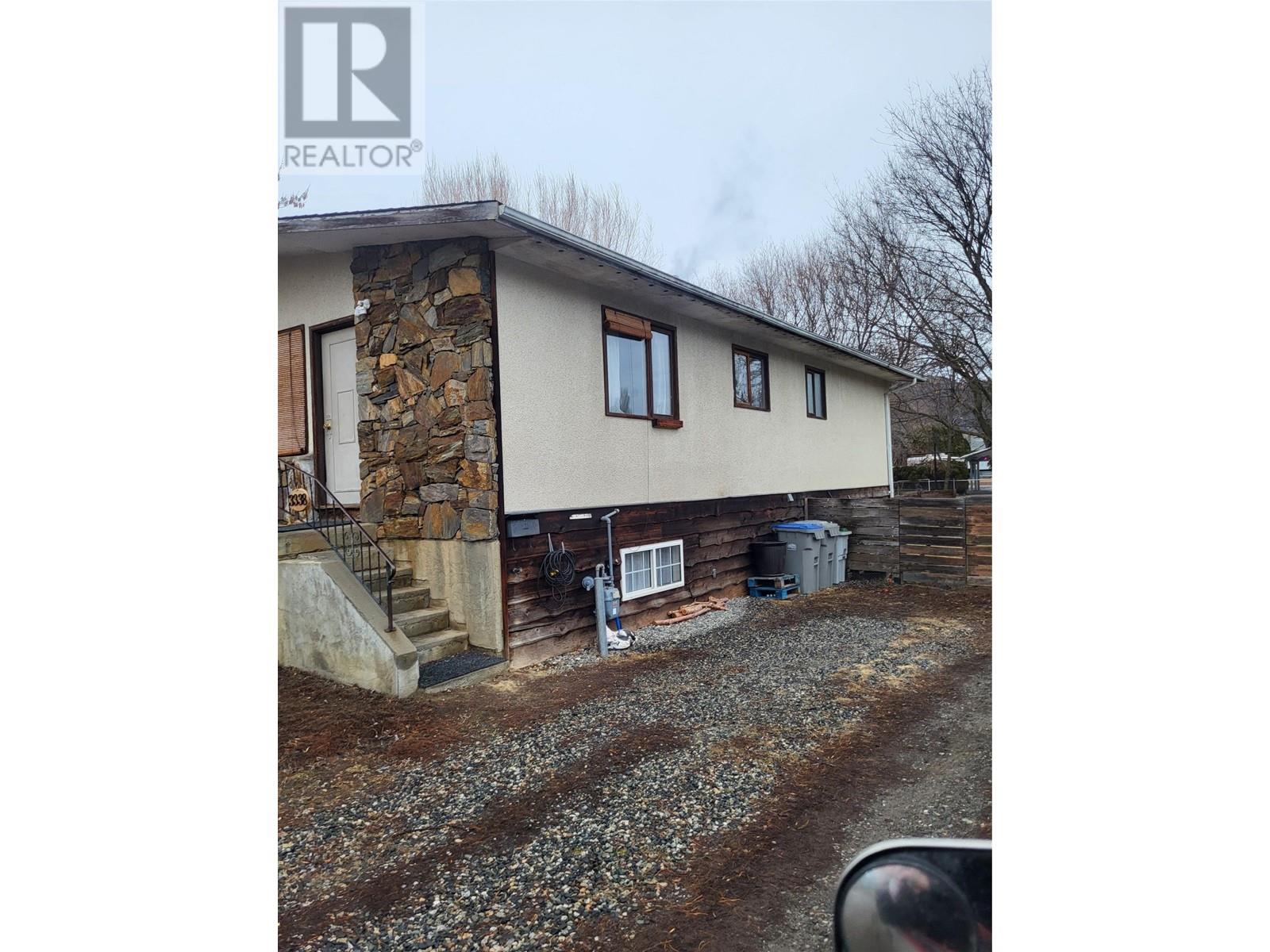 3336 - 3338 Overlander Drive - 5