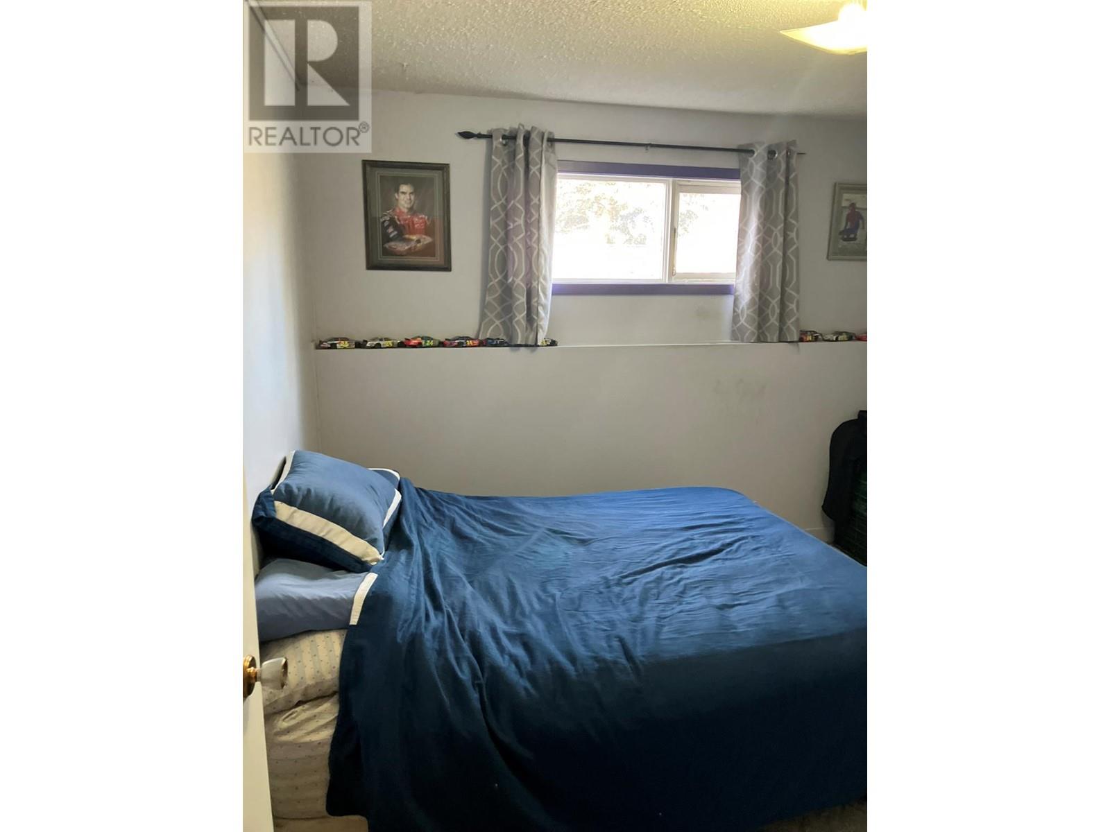 3336 - 3338 Overlander Drive - 24