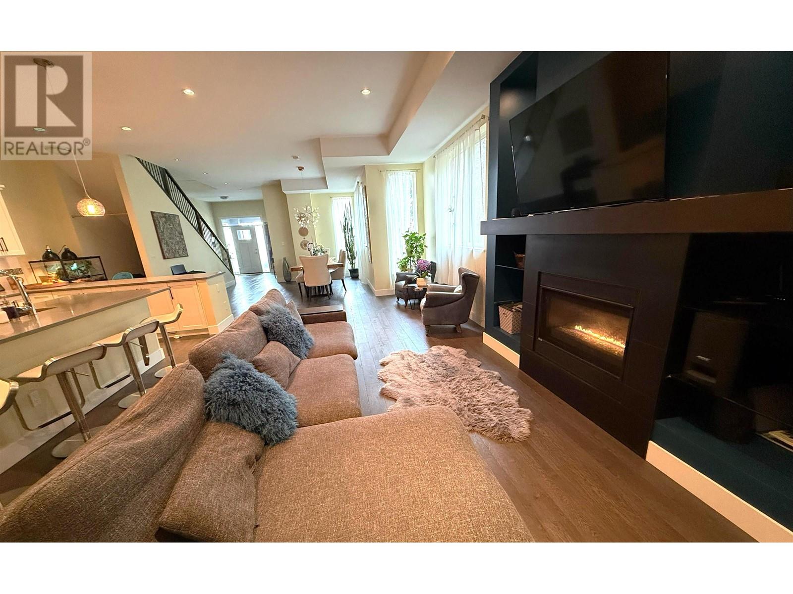 Photo 6 of 1461 Dayton Street, Coquitlam BC