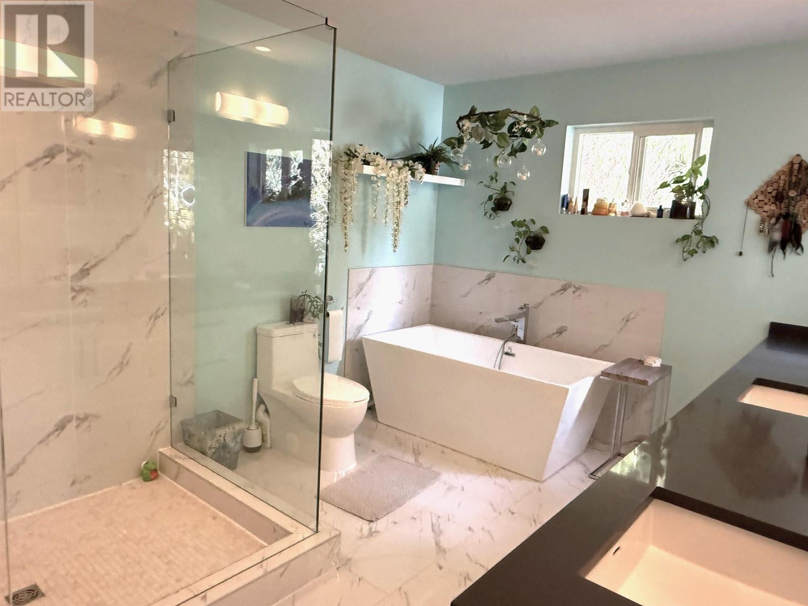 Photo 15 of 1461 Dayton Street, Coquitlam BC
