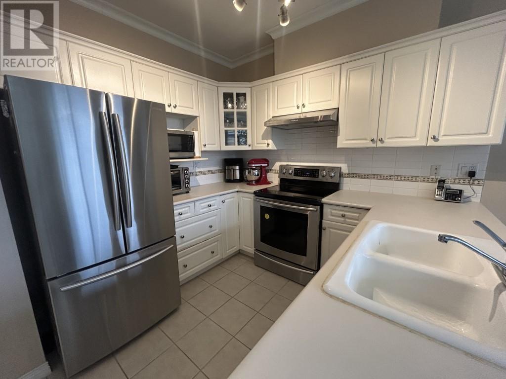 Photo 12 of 208 5280 Oakmount Crescent, Burnaby BC