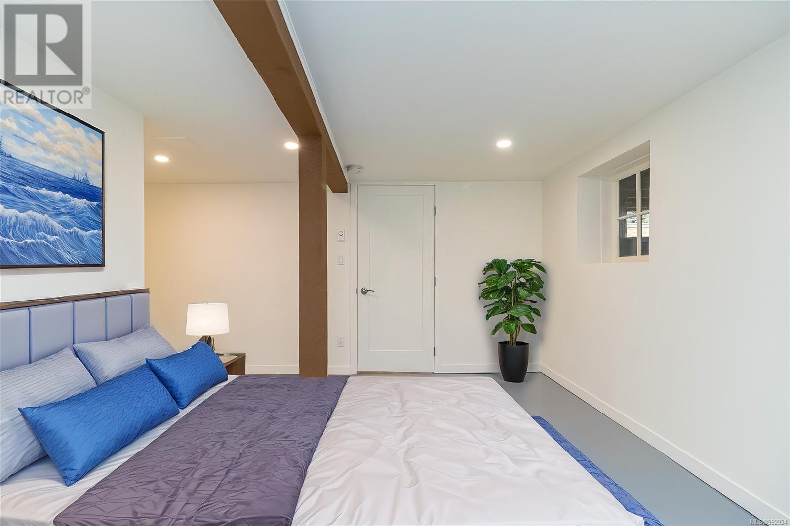  387 Vincent Avenue, Saanich