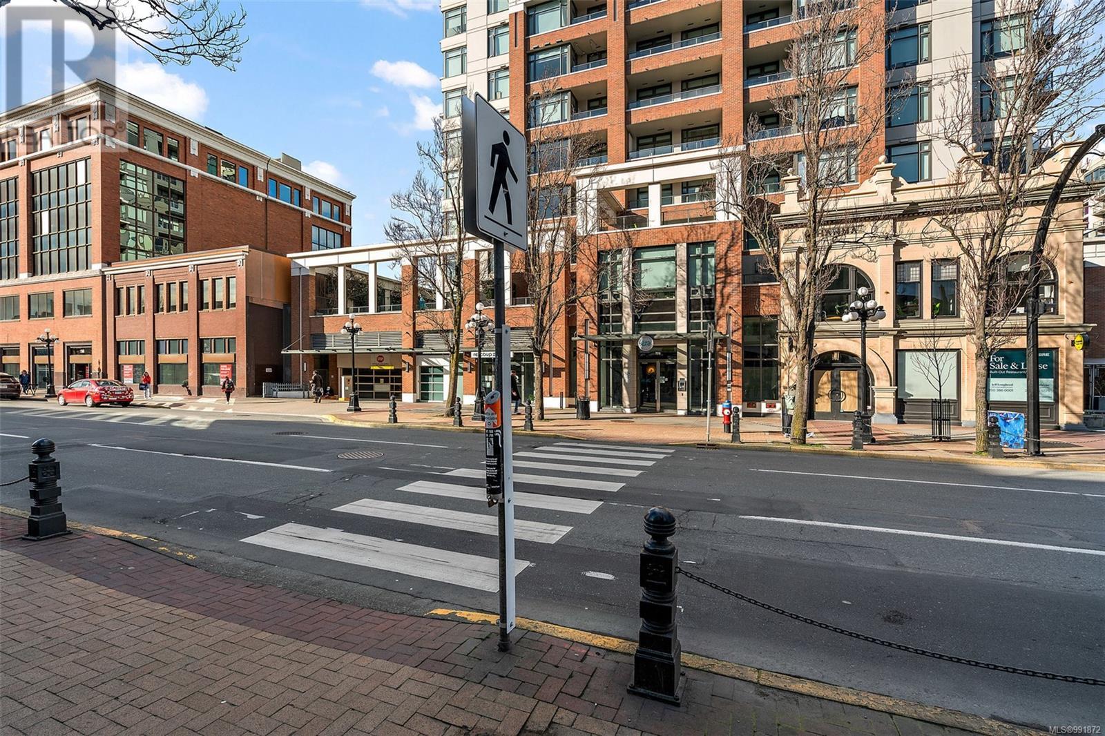 #610 728 YATES ST - Image 19