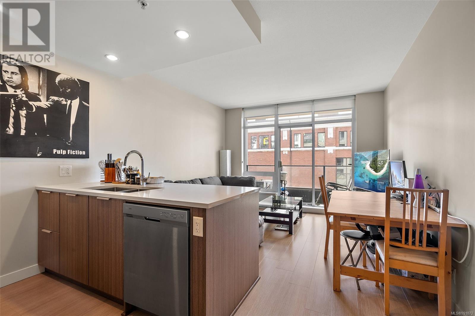 #610 728 YATES ST - Image 6