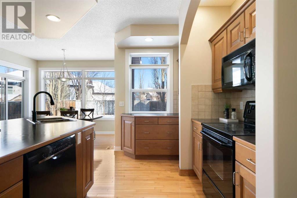 Single Family House for Sale in  Tuscany Glen Place NW Tuscany Calgary 