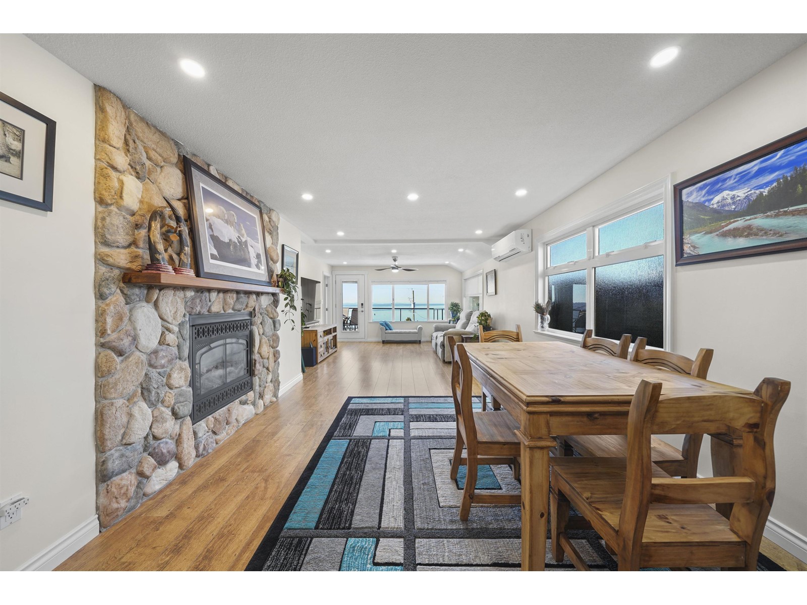 15245 VICTORIA AVENUE, White Rock real estate listing R2981017