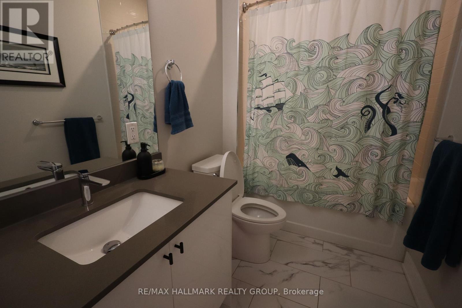 Photo 11 of 2 304 Elmgrove Avenue, Ottawa ON