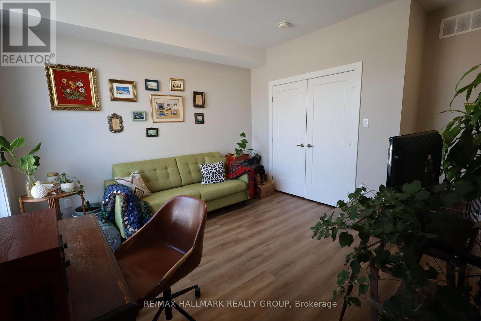 Photo 17 of 2 304 Elmgrove Avenue, Ottawa ON