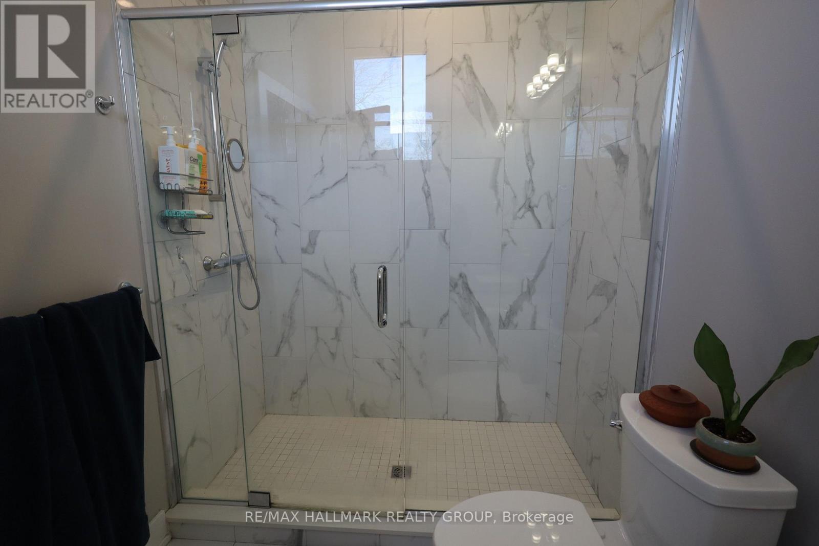 Photo 18 of 2 304 Elmgrove Avenue, Ottawa ON