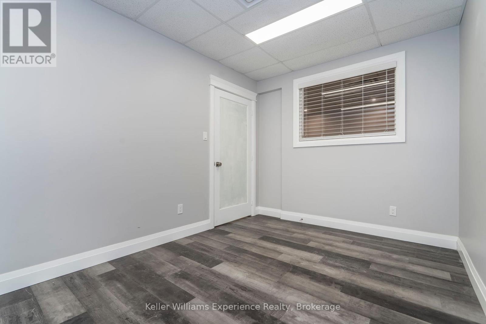 Photo 4 of 296 King Street, Midland ON