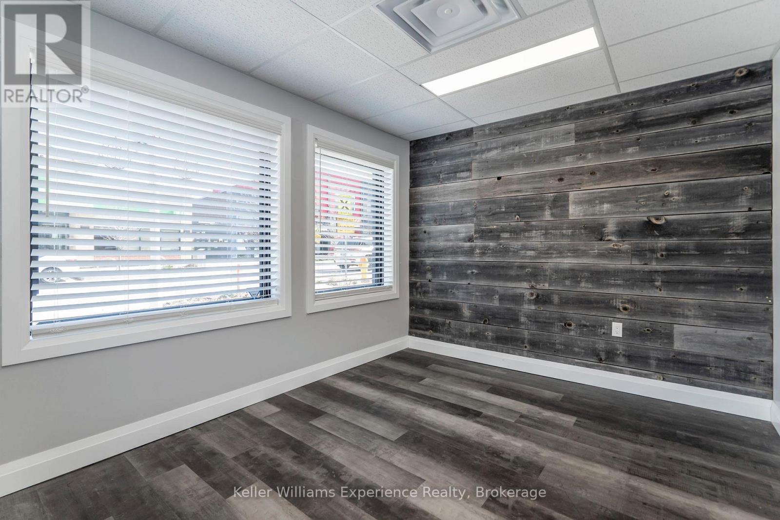 Photo 3 of 296 King Street, Midland ON