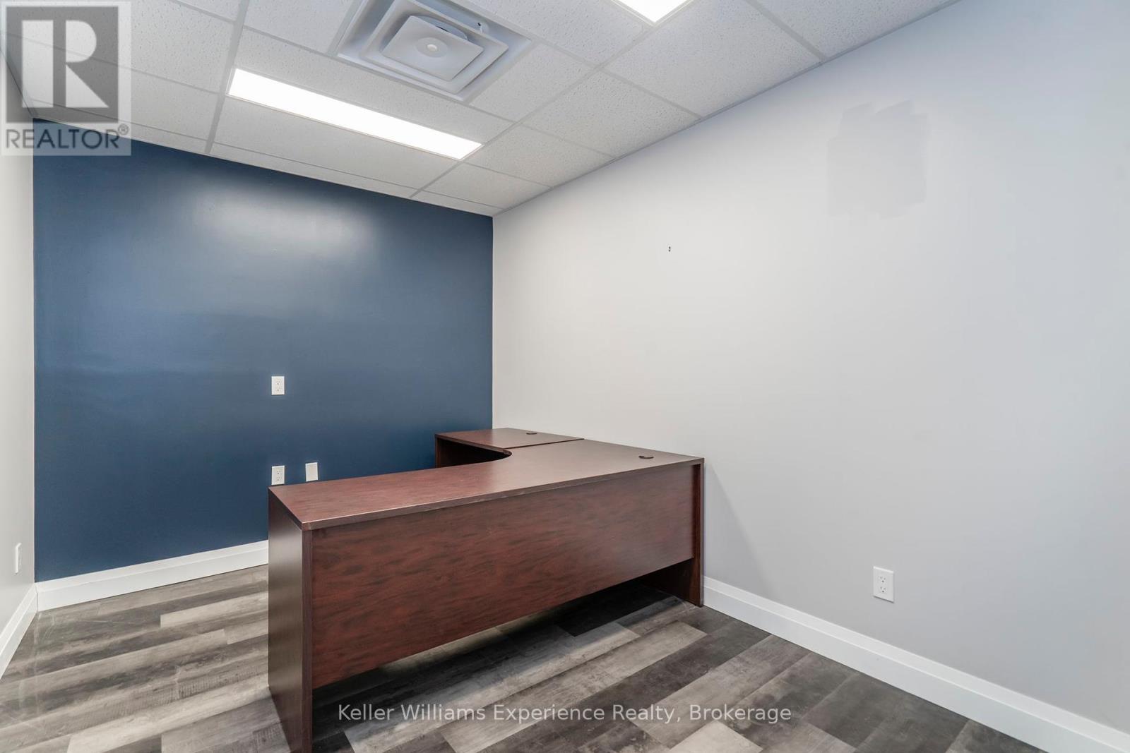 Photo 5 of 296 King Street, Midland ON