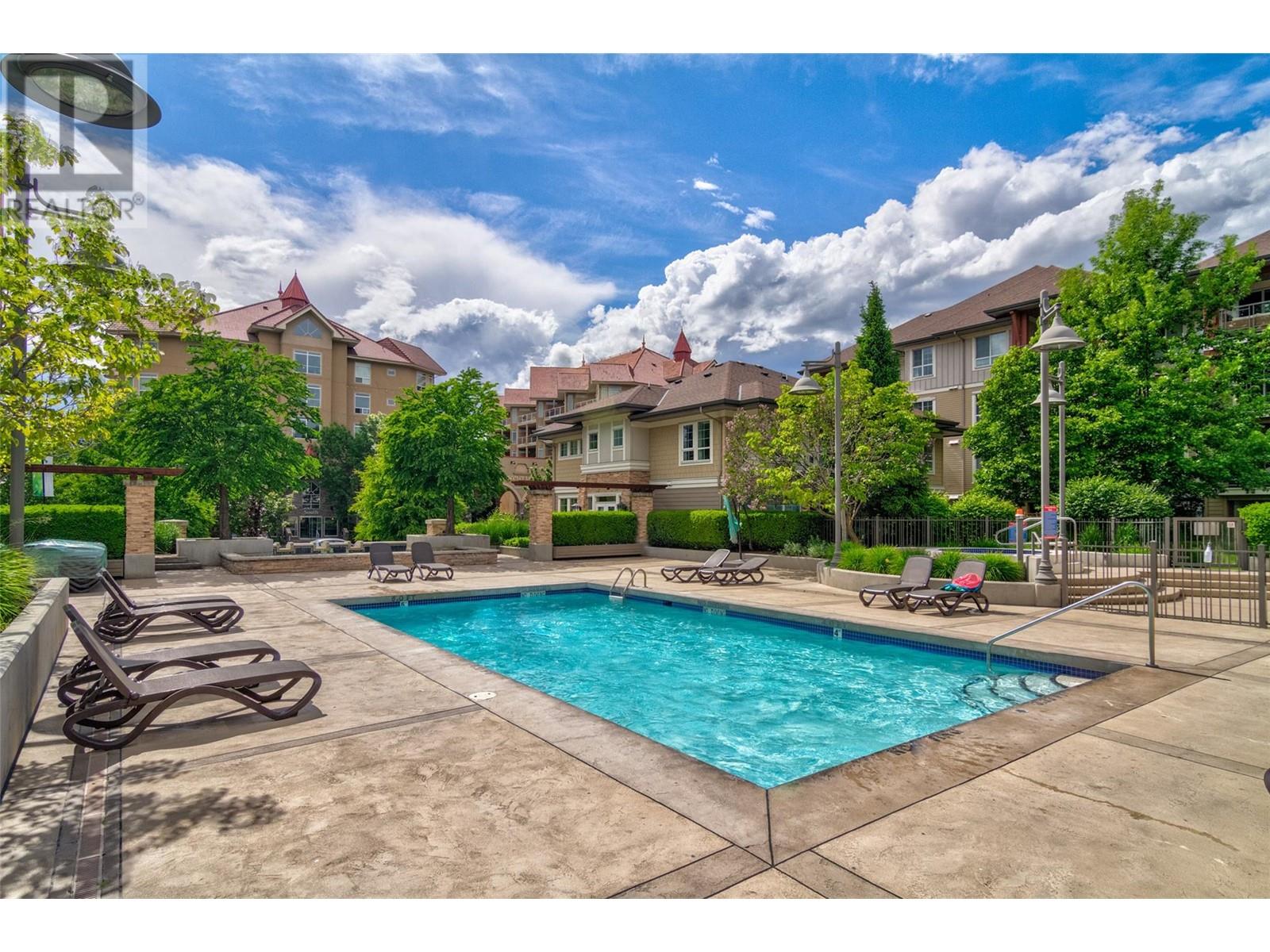 #319-1083 Sunset Drive, Kelowna