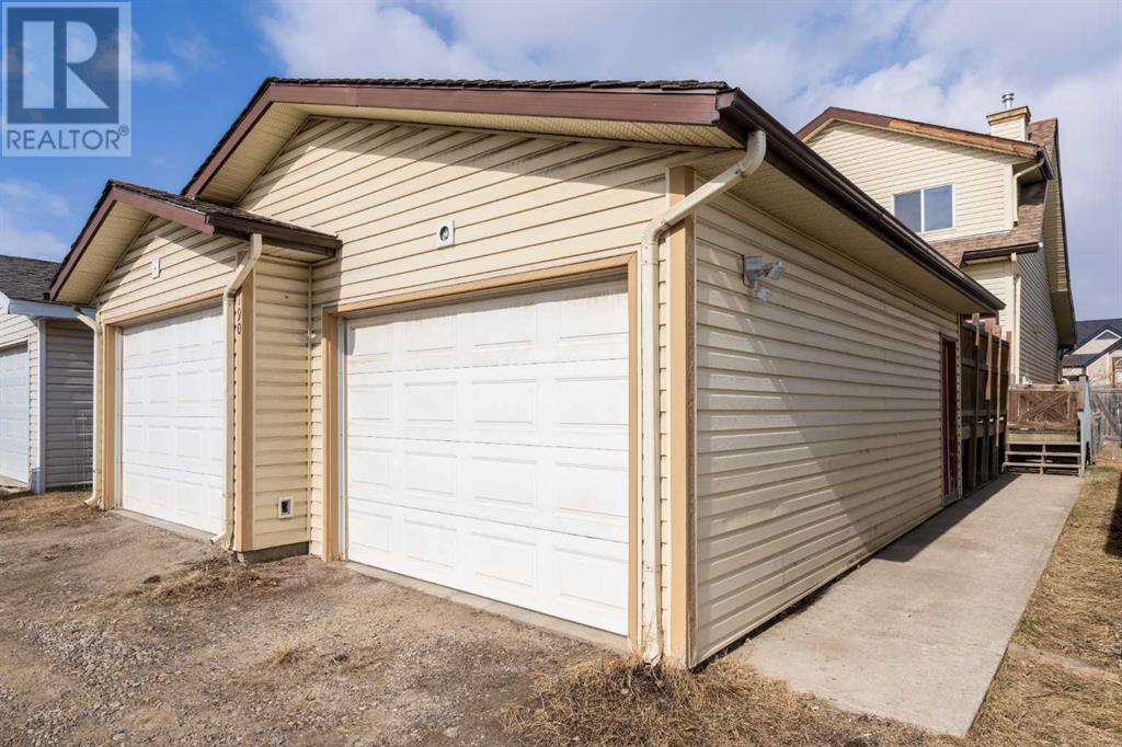 Single Family House for Sale in  Copperfield Gardens SE Copperfield Calgary 