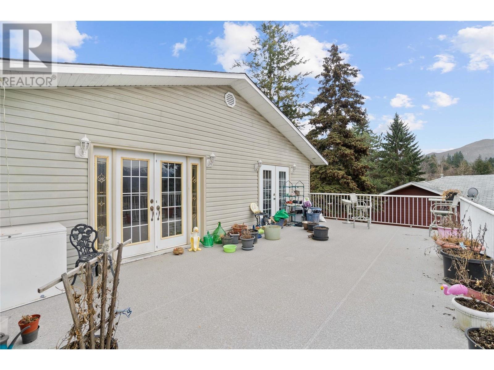 Photo 42 of 2580 21 Street Ne, Salmon Arm BC