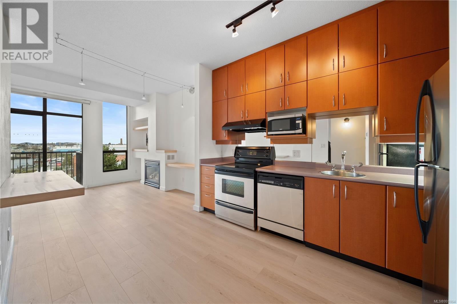 407 409 Swift Street, Victoria