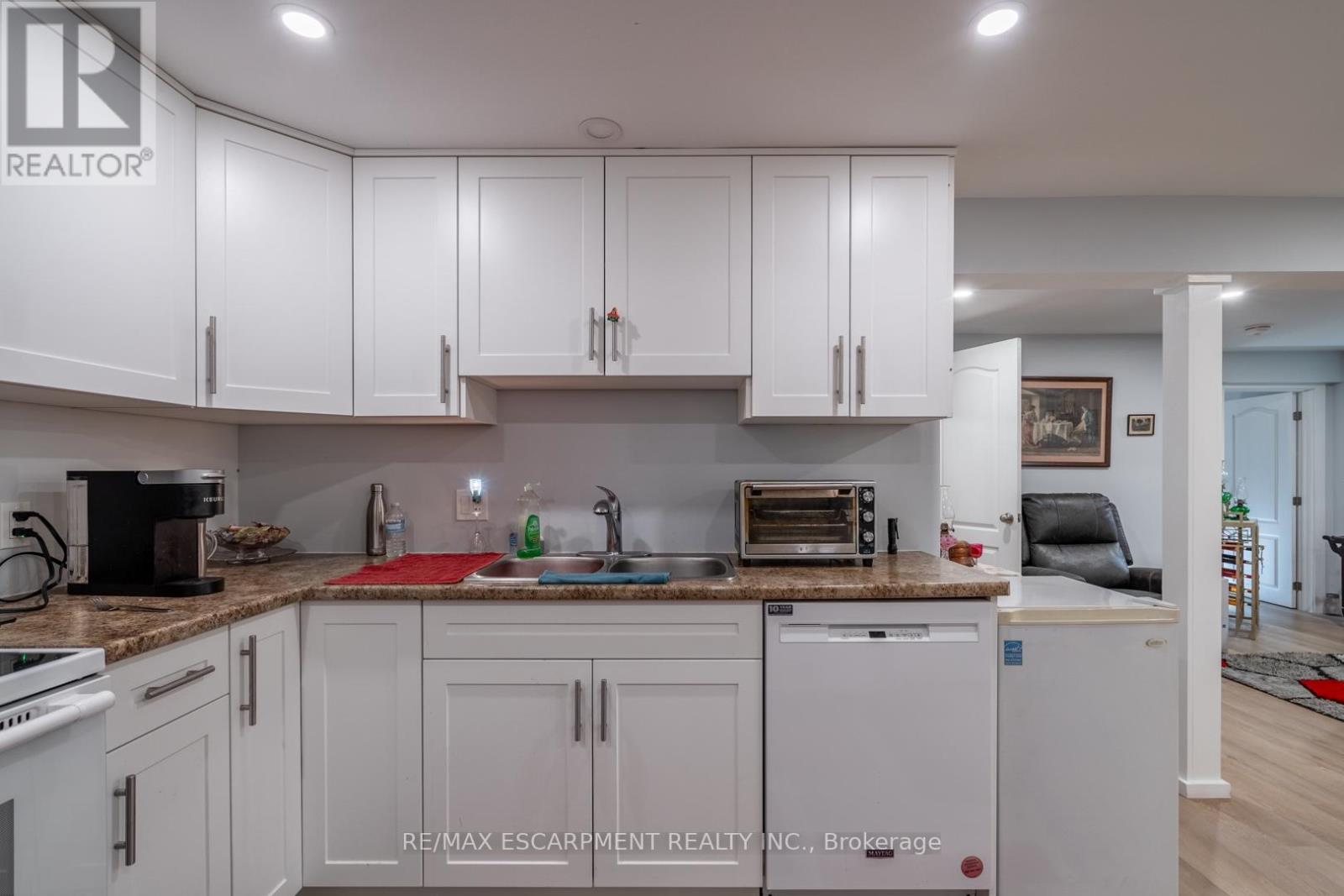 Photo 15 of 81 Hamilton Street N, Hamilton ON