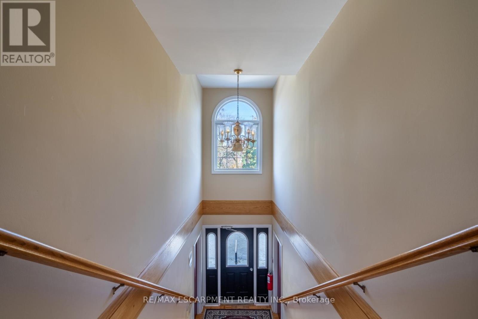 Photo 8 of 81 Hamilton Street N, Hamilton ON