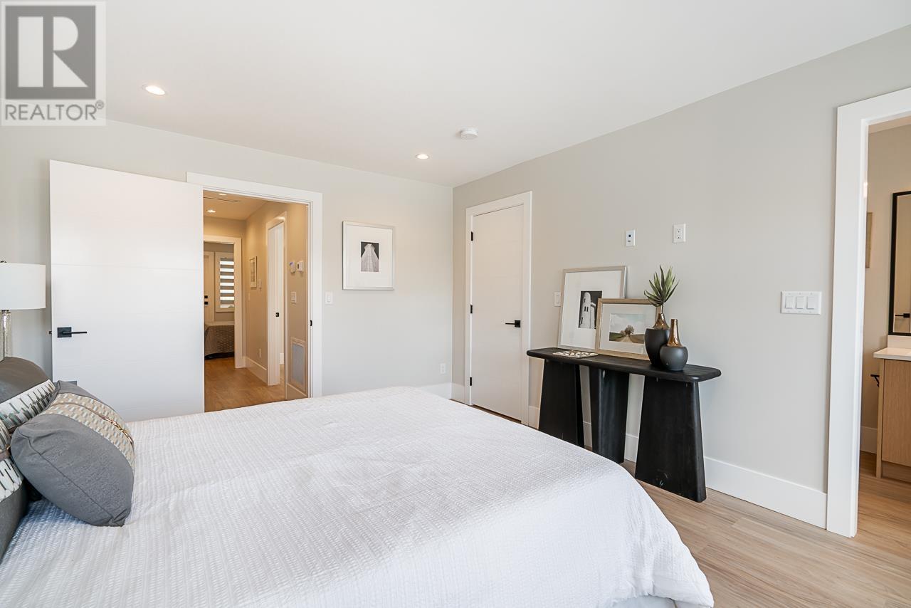 1 4096 NITHSDALE STREET, Burnaby