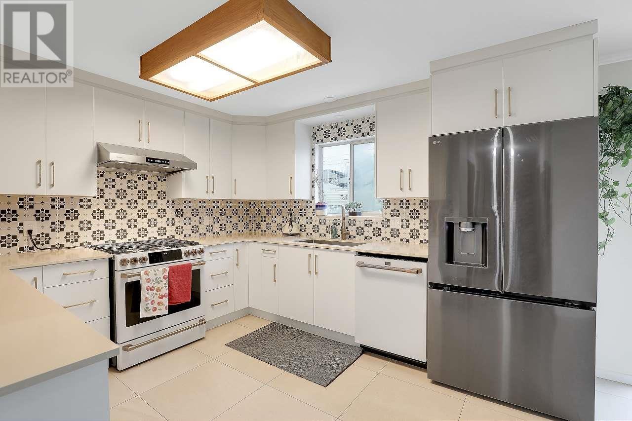 Photo 11 of 3538 Napier Street, Vancouver BC