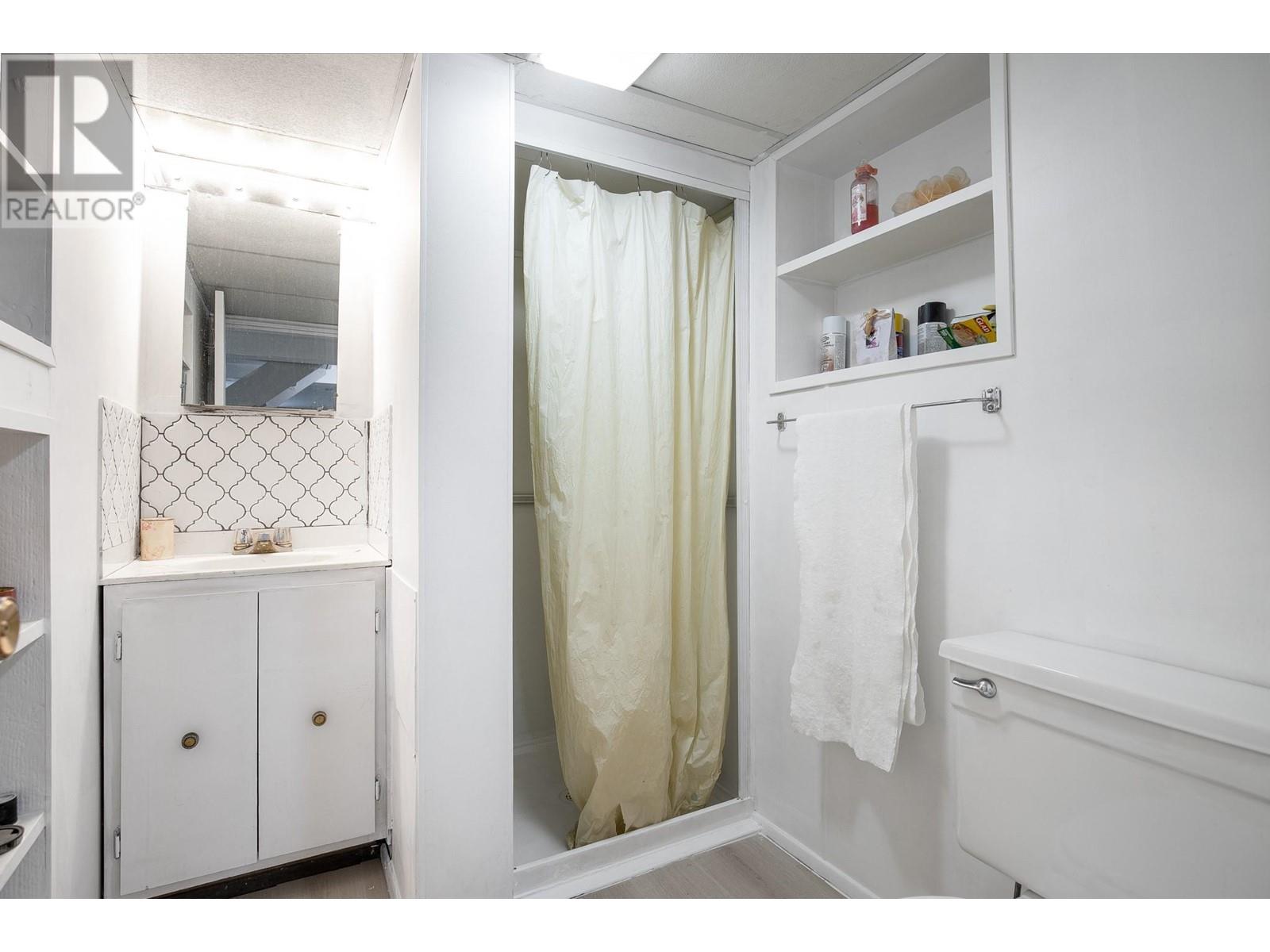  7880 Pleasant Valley Road, Vernon