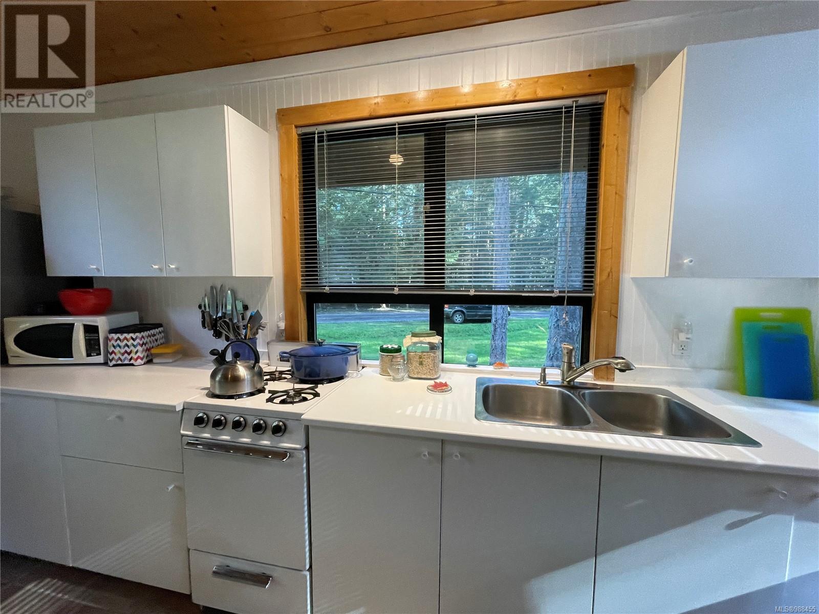 Photo 2 of 685 Weathers Way, Mudge Island BC