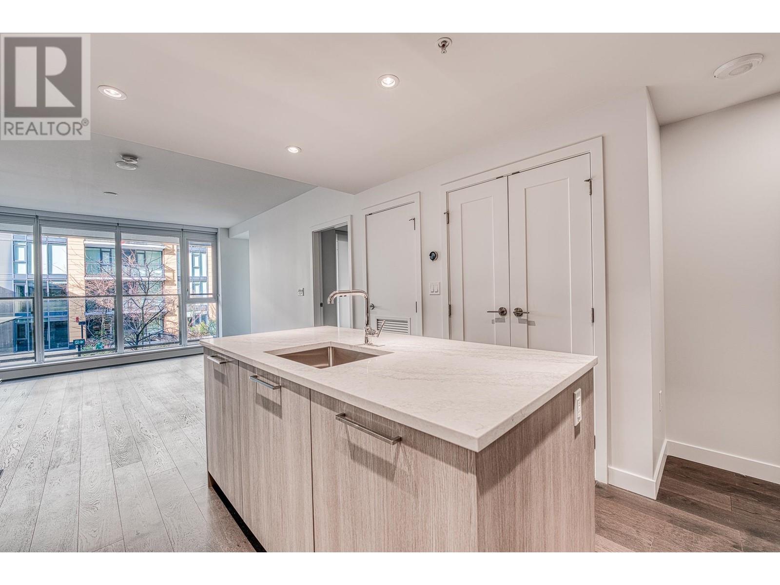 Photo 6 of 600 8155 Capstan Way, Richmond BC