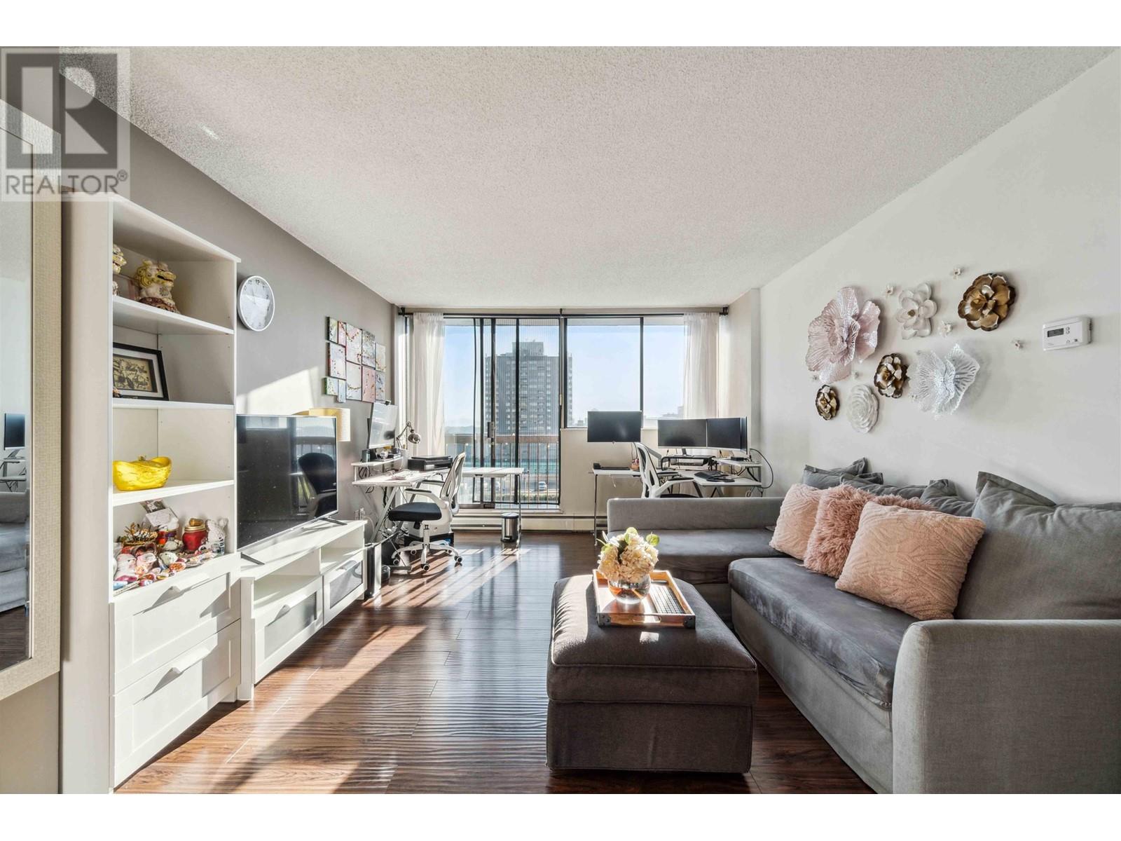Photo 10 of 1005 620 Seventh Avenue, New Westminster BC