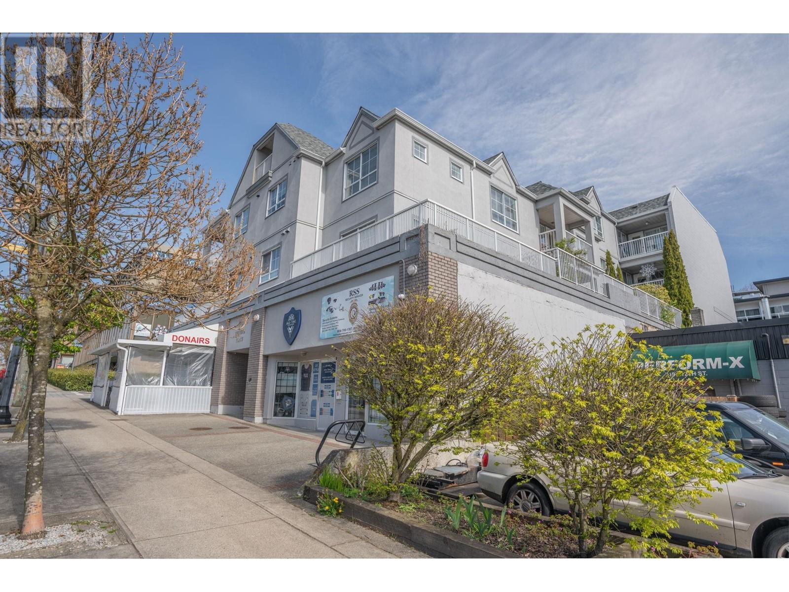 Photo 3 of 203 723 Twelfth Street, New Westminster BC