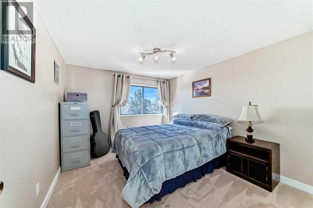 Single Family House for Sale in  Edgehill Drive Edgemont Calgary 