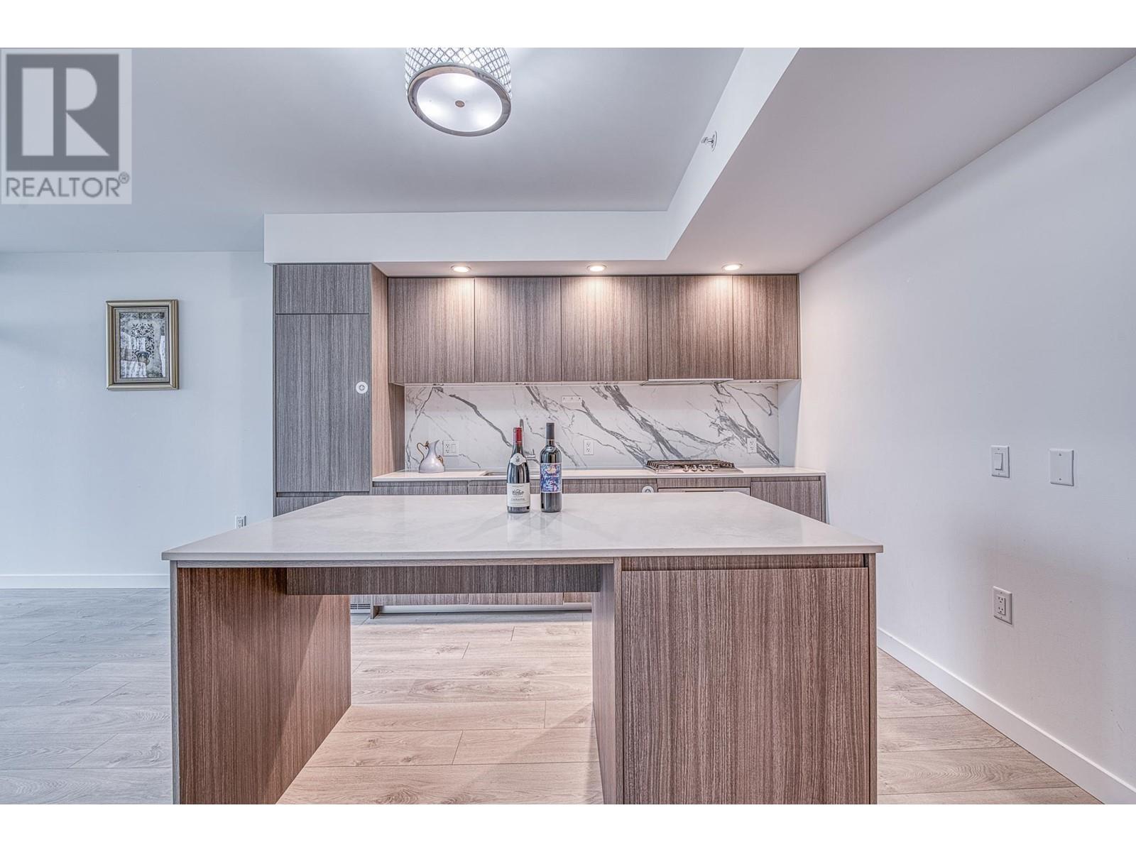 Photo 2 of 2508 6463 Silver Avenue, Burnaby BC