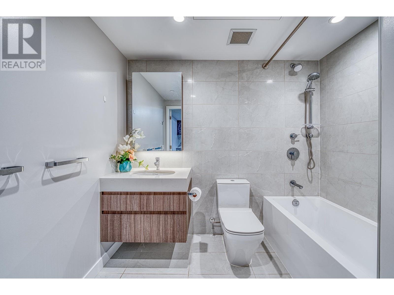 Photo 4 of 2508 6463 Silver Avenue, Burnaby BC