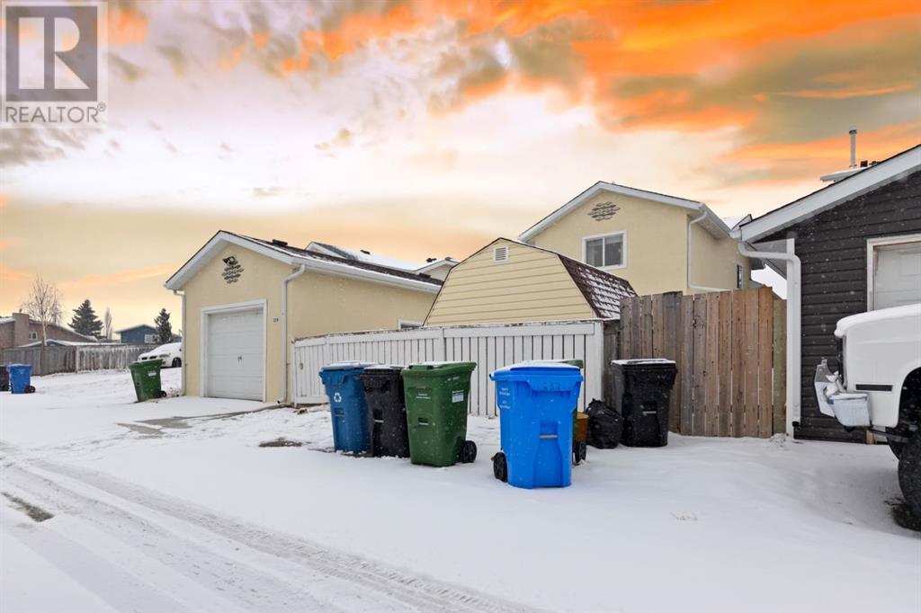 Single Family House 4 Level for Sale in  Taradale Close NE Taradale Calgary 