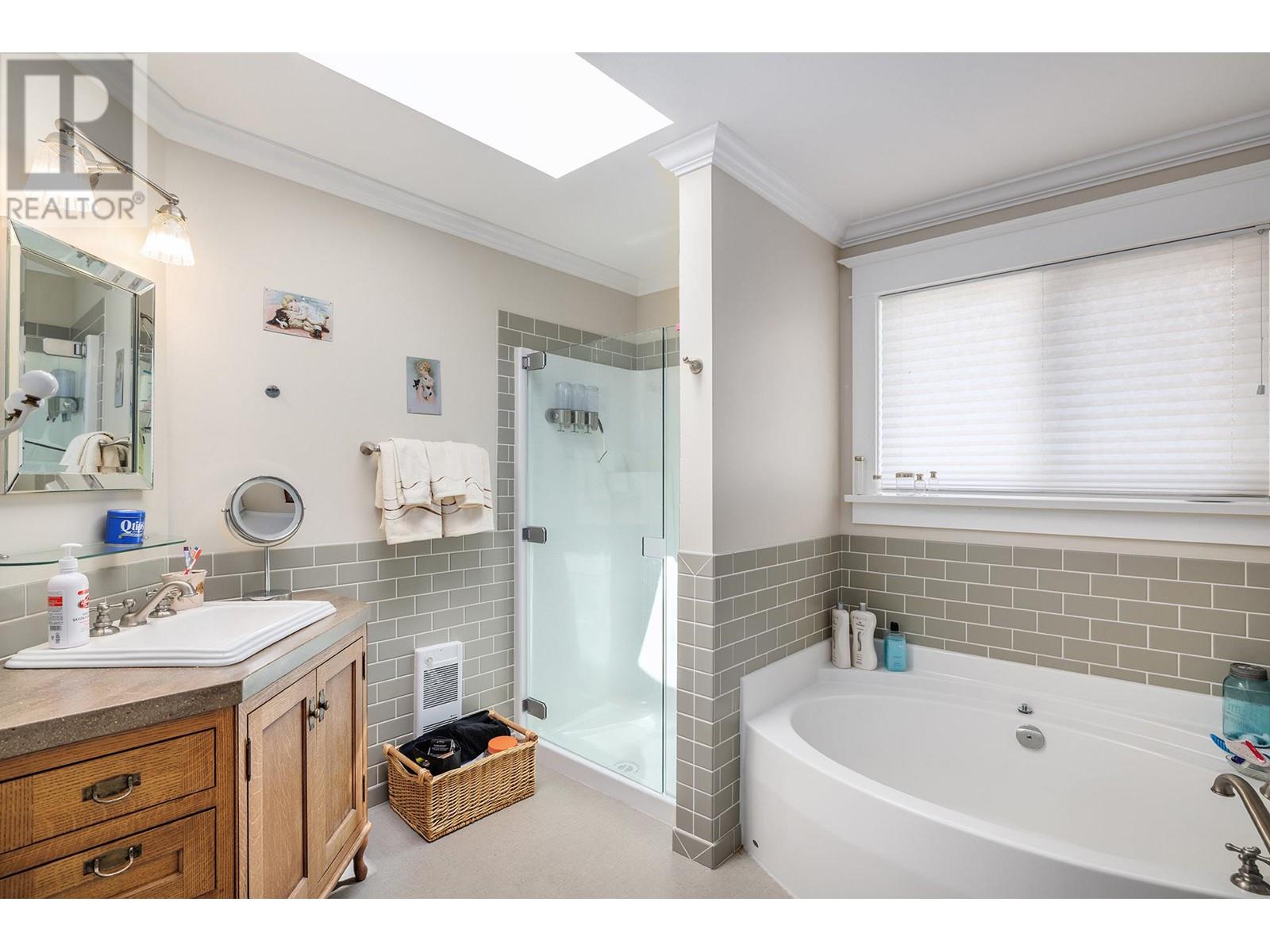  1024 Rutland Road, Kelowna