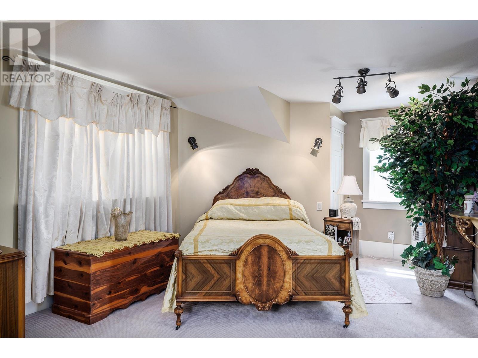  1024 Rutland Road, Kelowna