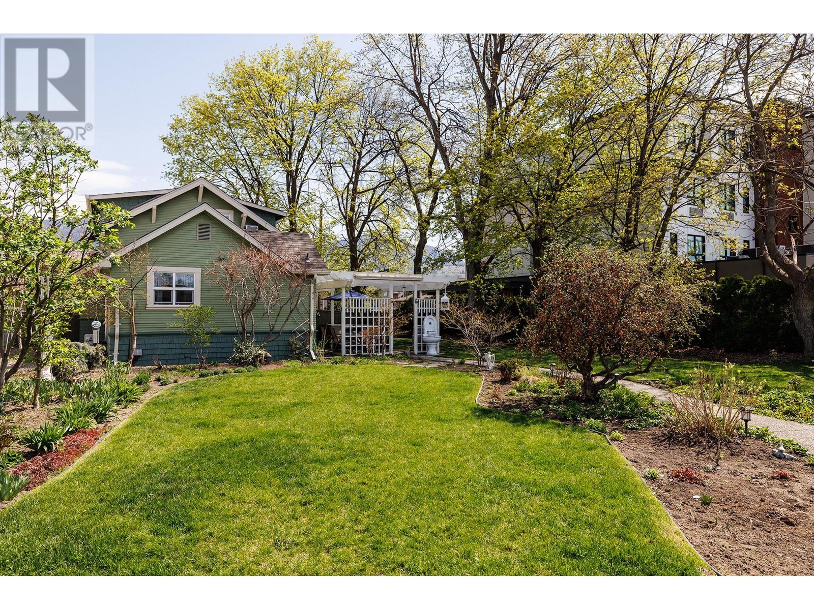  1024 Rutland Road, Kelowna