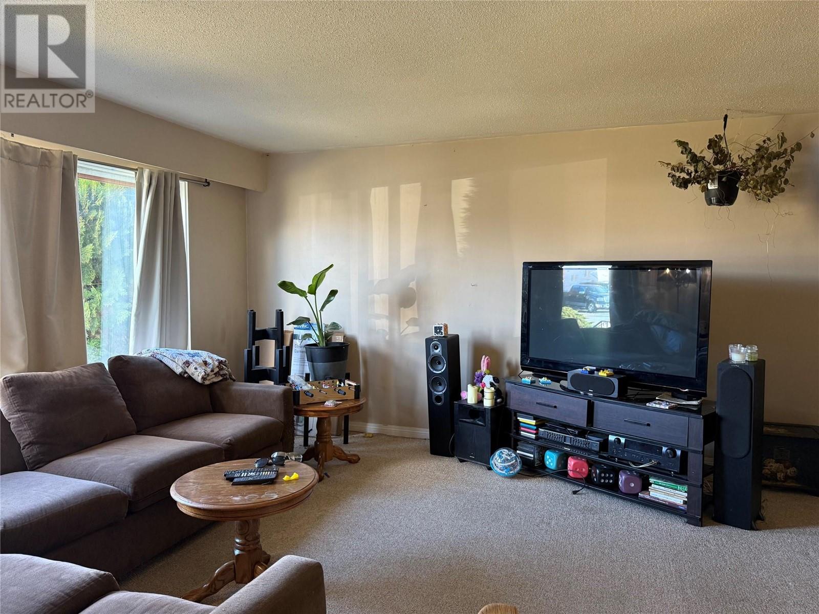  395 Perth Road, Kelowna