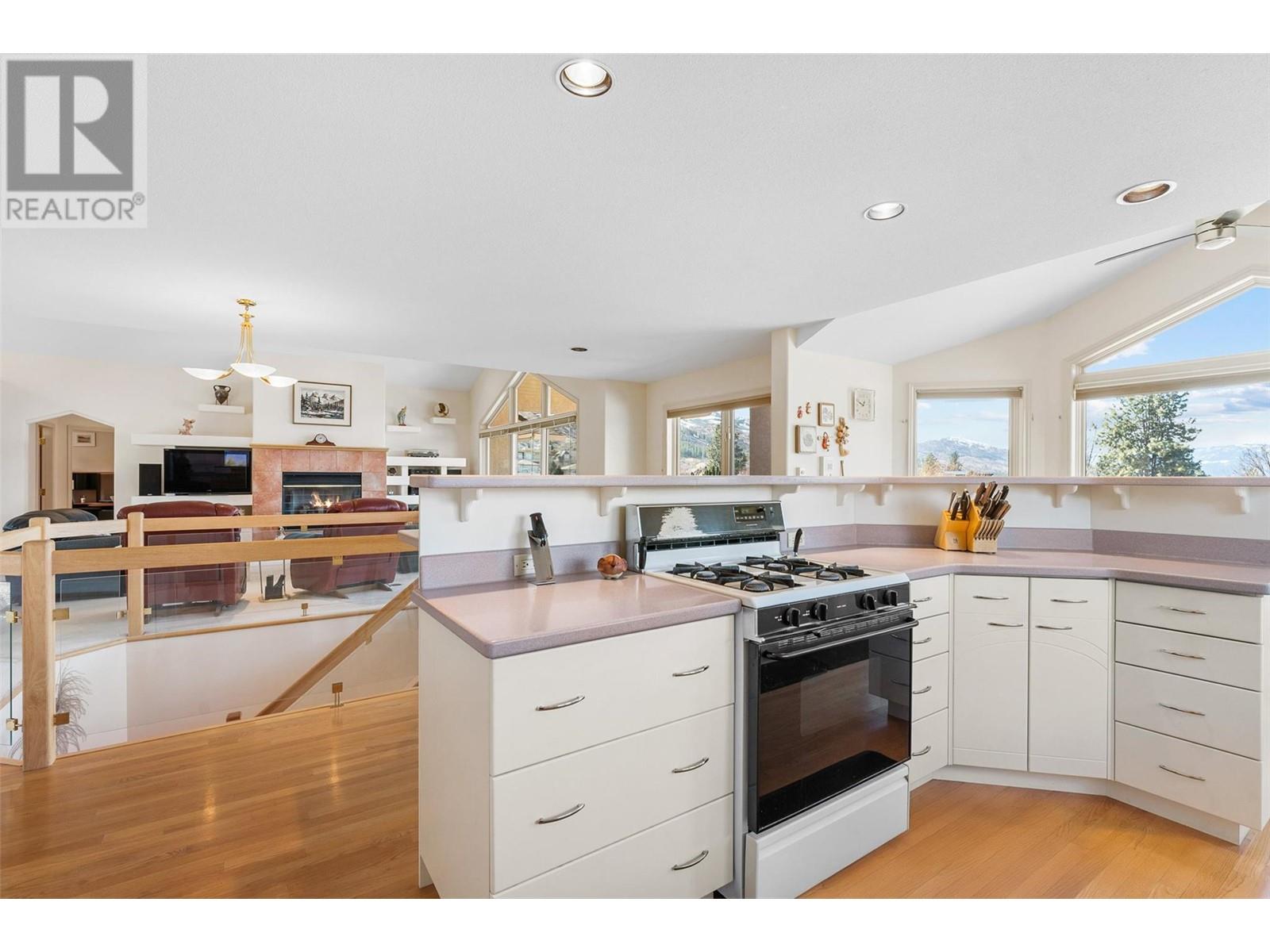  307 Sandpiper Court, Kelowna